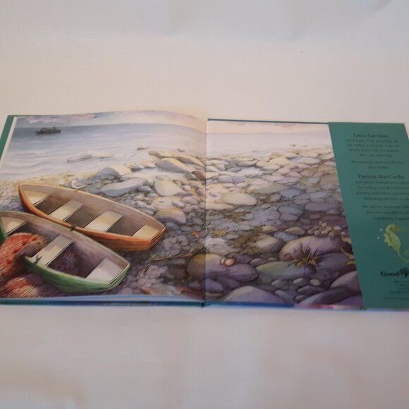 The Tiniest Mermaid Hardcover – May 31 2006 - Picture 3 of 4